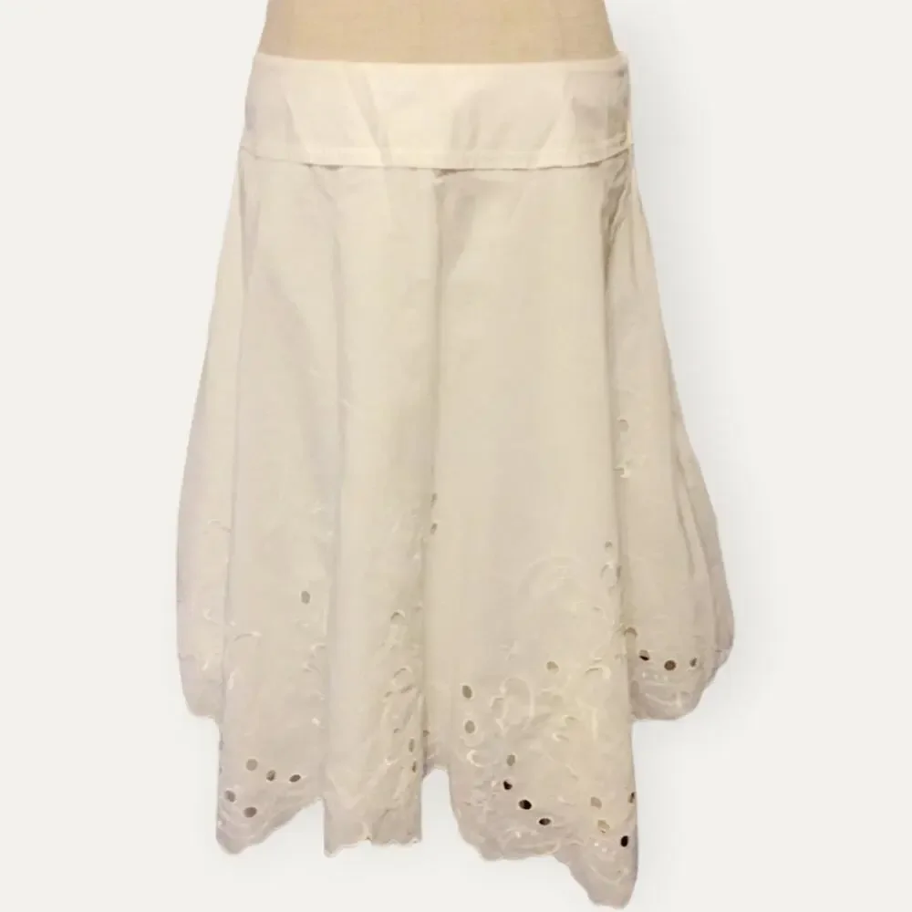 Express cream eyelet skirt sz 8